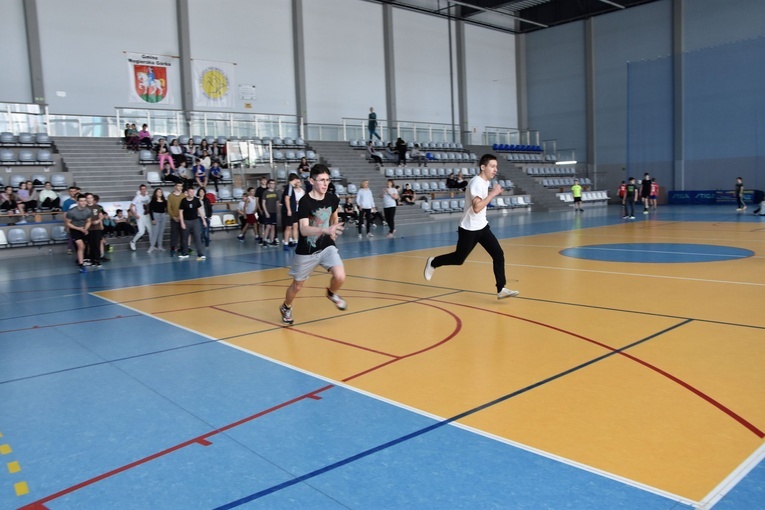 Pierwsze dni zimowiska z ks. Marcinem Zawadą