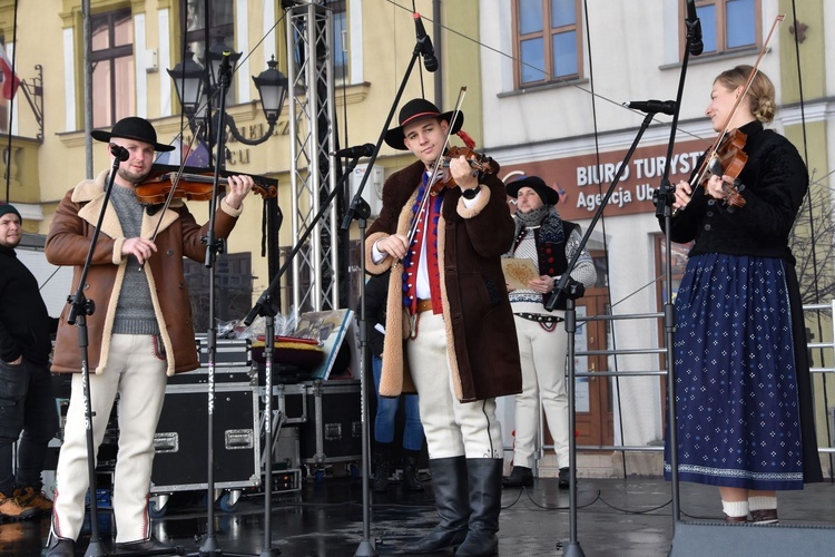 Pierwsze dni zimowiska z ks. Marcinem Zawadą