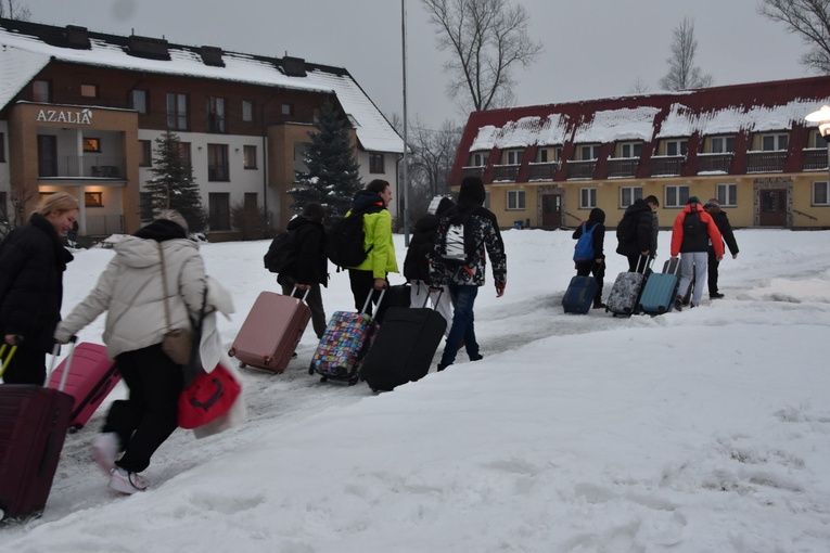 Pierwsze dni zimowiska z ks. Marcinem Zawadą