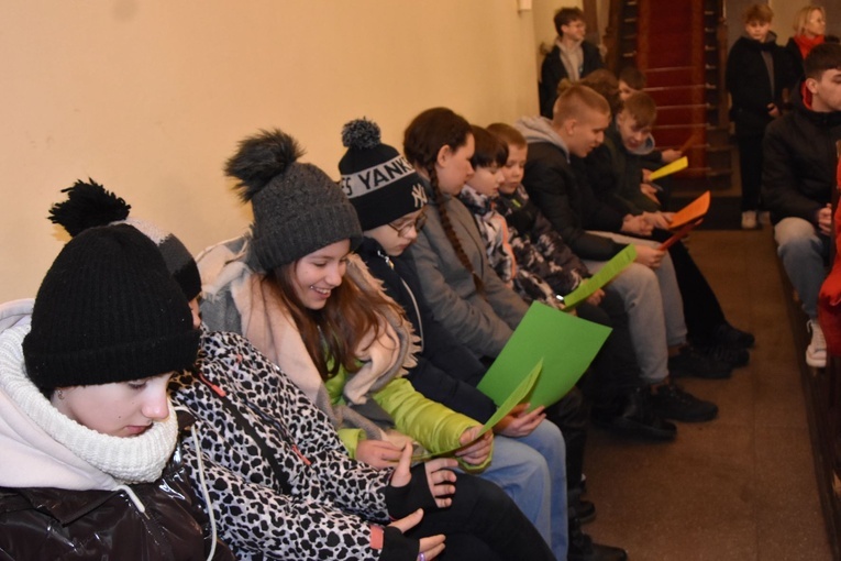 Pierwsze dni zimowiska z ks. Marcinem Zawadą