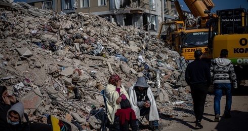 Syria: Po trzęsieniu ziemi kobieta była dwukrotnie ratowana z ruin