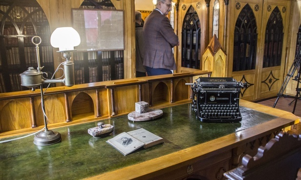 Zamkowa biblioteka ponownie dostępna