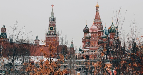 Rosja: na 22 lutego zwołano nadzwyczajne posiedzenia obu izb parlamentu