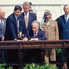 Porozumienie z Oslo z 1993 r. (podpisane jednak w Waszyngtonie – na zdjęciu) dawało cień nadziei na pokój między Żydami a Palestyńczykami.