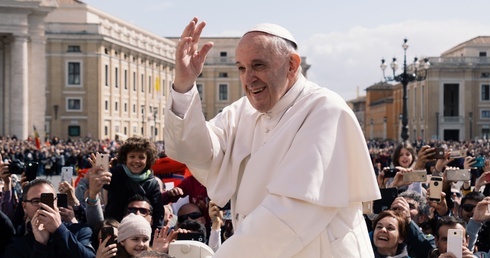 Franciszek: posługa papieża jest do końca życia