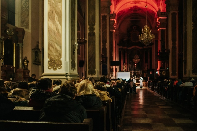 Modlitewne spotkanie młodych na Starych Szkotach