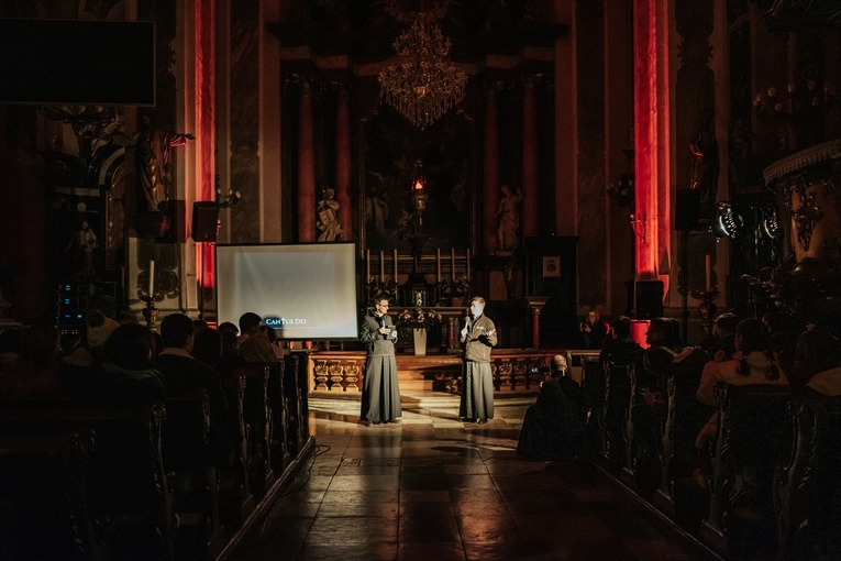 Modlitewne spotkanie młodych na Starych Szkotach