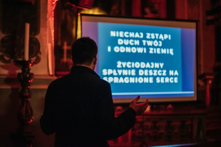 Modlitewne spotkanie młodych na Starych Szkotach