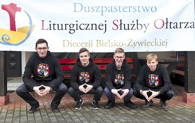 	Animatorzy-koordynatorzy kursantów, od lewej: Rafał Gamża, Damian Uznański, Mikołaj Sorkowicz i Jan Piszczek. 