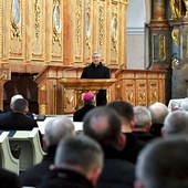 ▲	Diecezja zielonogórsko-gorzowska ma ponad 500 kapłanów.