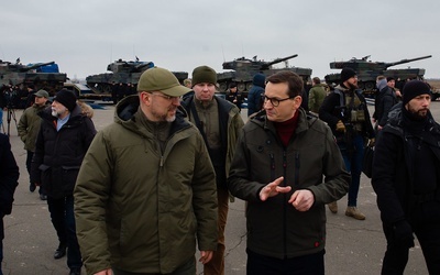 Zełenski: Pierwsze czołgi dotarły z Polski