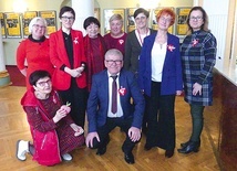 Wolontariusze podczas Koncertu Walentynkowego w Teatrze im. A. Mickiewicza.