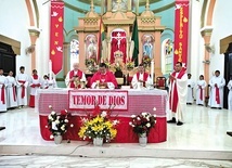 	Liturgia z bp. Aurelio Pesoa Riberą.