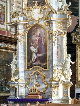 ▲	Ołtarz boczny z bazyliki katedralnej w Sandomierzu pod wezwaniem patrona diecezji sandomierskiej i Sandomierza.