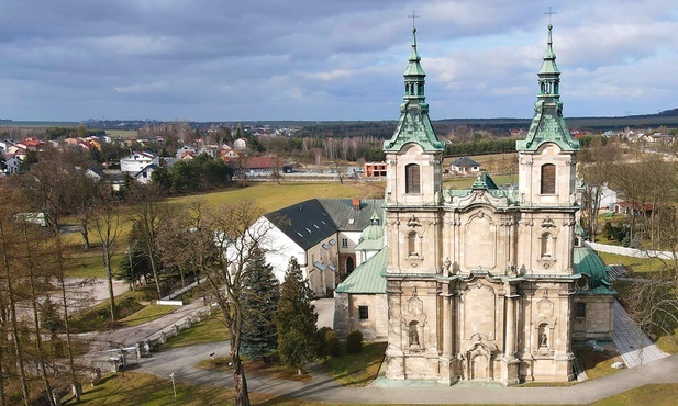 Opactwo w Jędrzejowie to najstarszy klasztor cystersów w Polsce.