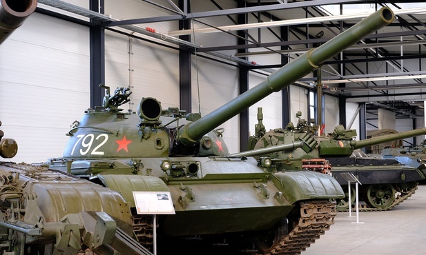 W miejsce utraconych czołgów Rosja rozmieszcza 60-letnie T-62