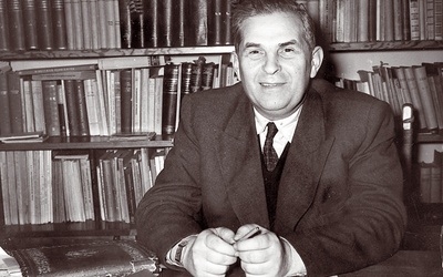 Aleksander Kamiński, zdjęcie z roku 1957.