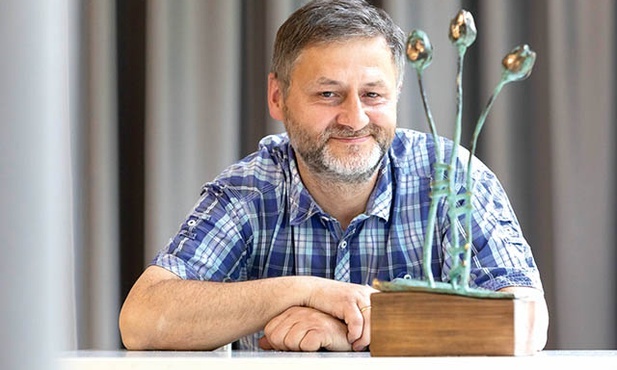 – Ministrantem jest się całe życie. Trzeba zaryzykować i sprawdzić, dlaczego warto  – mówi Franciszek Kucharczak, kiedyś ministrant,  teraz nadzwyczajny szafarz  Komunii Świętej
