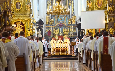 Biskup łowicki zaprasza wszystkich diecezjan  na wspólną modlitwę.