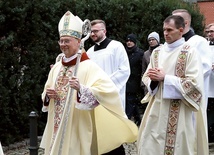 Procesja po zakończonej liturgii.