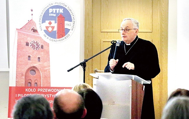 	Biskup elbląski Jacek Jezierski opowiadał o pracach,  które ostatecznie ustaliły miejsce pochówku kanonika.