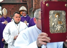 Wojciech Lencewicz jest wdzięczny za okazane wsparcie w drodze do posługi rodzinie, księżom, poprzedniemu i obecnemu proboszczowi oraz grupom parafialnym.