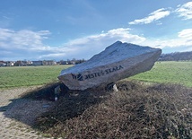 ▲	Pochód wyruszy  sprzed głazu  na krakowskich Błoniach.