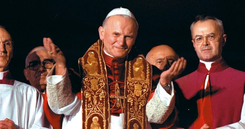 „Biorąc pod uwagę to,  że wybór Wojtyły na papieża może doprowadzić do znacznej aktywizacji katolików na Ukrainie, organy KGB USRS opracowują metody aktywnego przeciwdziałania wywrotowym dążeniom Watykanu” – czytamy w raporcie gen. Witalija Fiedorczuka, przewodniczącego KGB Ukraińskiej SRS, noszącego datę 1 listopada 1978 r.