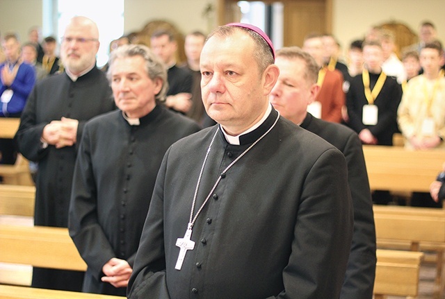 	Biskup nominat Piotr Wawrzynek.