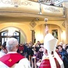 Biskup gliwicki przewodniczył obrzędom inauguracji instrumentu.