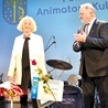 ▲	Lucyna Mizera otrzymała nagrodę za działalność kulturalną.