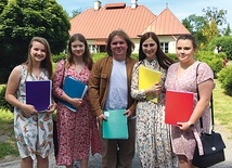	Schola  to duma proboszcza.