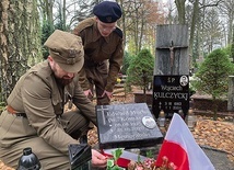 Rekonstruktorzy z Gryfa tworzą mapę mogił heroicznie walczących o niepodległość Polski.