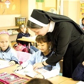 ▲	Nauczyciele chętnie korzystają z różnych narzędzi edukacyjnych.