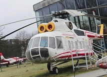 ▲	Jednym ze śmigłowców w zbiorach jest Mi-8 o numerze bocznym 620, który służył papieżowi Janowi Pawłowi II podczas jego pielgrzymek po Polsce.