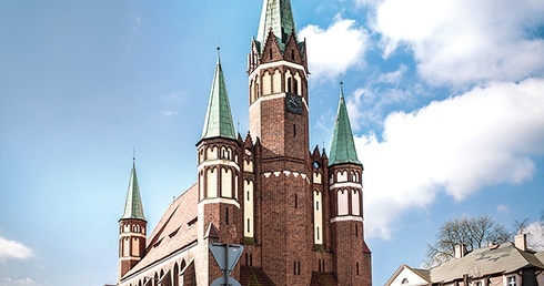 Poewangelicki kościół został konsekrowany w 2007 r.  przez abp. Tadeusza Gocłowskiego.