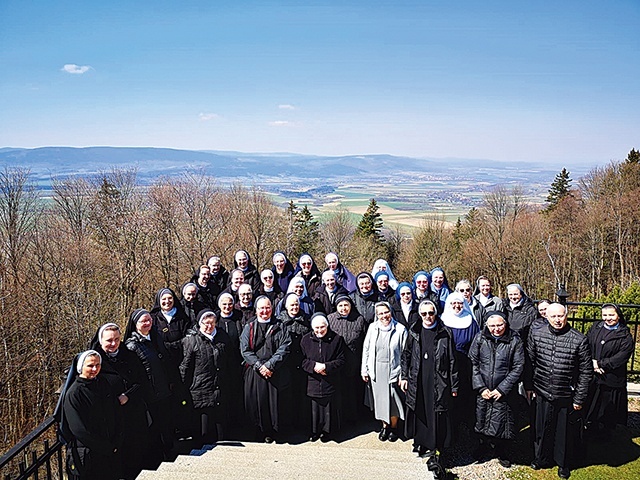 Z sanktuarium rozlega się piękny widok.