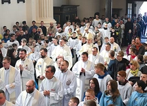 Centralnym punktem dnia była Msza św. w skrzatuskiej bazylice.