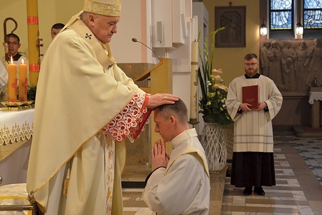 Neoprezbiter, który ukochał Matkę Bożą Fatimską, urodził się w 1986 r. w parafii św. Michała Archanioła w Lipnicy.