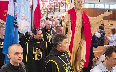 Wspomnienie tego świętego jest obchodzone jako uroczystość w metropolii oraz jako święto w zakonie jezuitów.