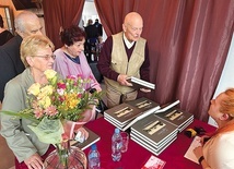 Publikacja rozchodziła się jak świeże bułeczki.