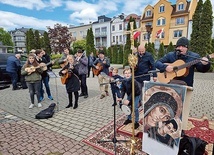 Głoszenie odbywało się m.in. na pl. Kościuszki w Sochaczewie.