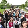 Pątnicy pokonali ok. 30 km. Na zdjęciu jedna z trzech grup.