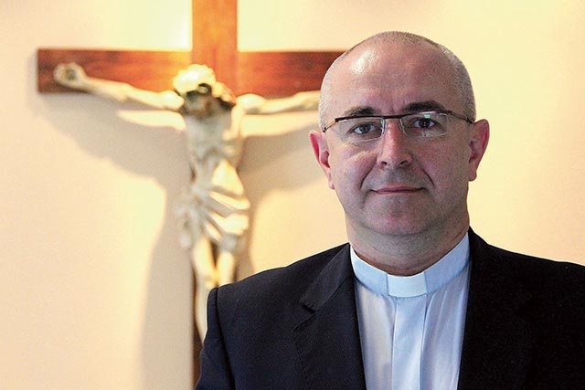 Dyrektor ISW w Gorzowie Wlkp. i kustosz sanktuarium Matki Bożej Wychowawczyni Powołań Kapłańskich w Paradyżu.