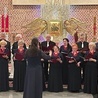 U michalitów śpiewali  dla Bożej Rodzicielki.