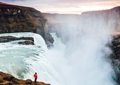 Gullfoss (isl. złoty wodospad) – słynny dwukaskadowy wodospad na rzece Hvítá.
Islandia