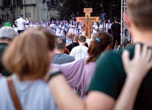 ▼	Popłynie modlitwa o pokój w Ukrainie.