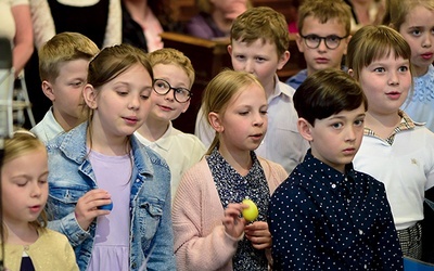 	Po Eucharystii odbył się koncert pieśni maryjnych w wykonaniu dzieci.