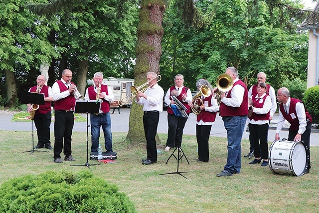 W wydarzeniu uczestniczyła orkiestra.