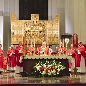 Uroczystej Eucharystii w bazylice Mariackiej przewodniczył metropolita gdański.